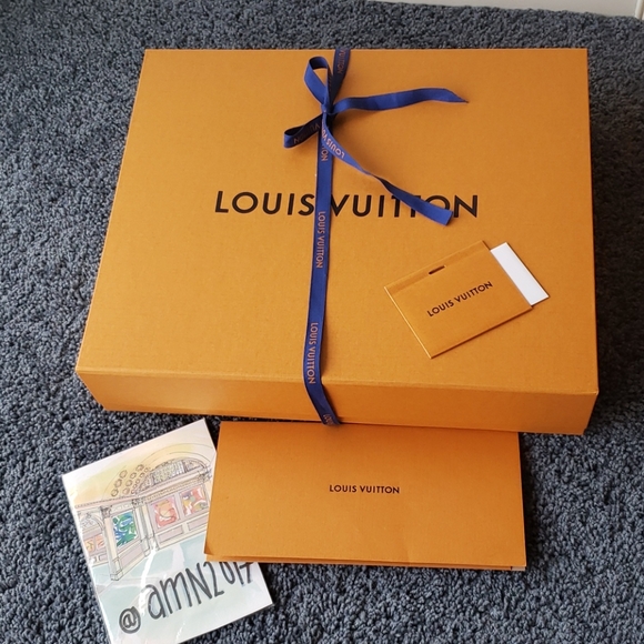 Louis Vuitton Gift Box & LV Ribbon with Gift tag - Picture 2 of 5
